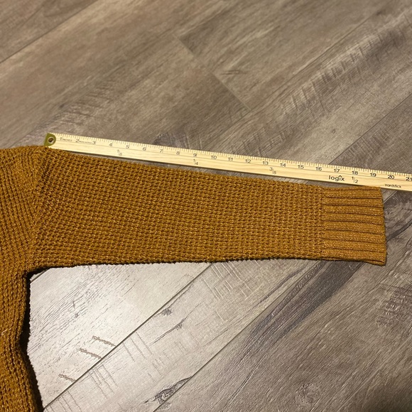 New In Oversized Caramel Colored Waffle Knit Button V Neck Sweater - Picture 6 of 7